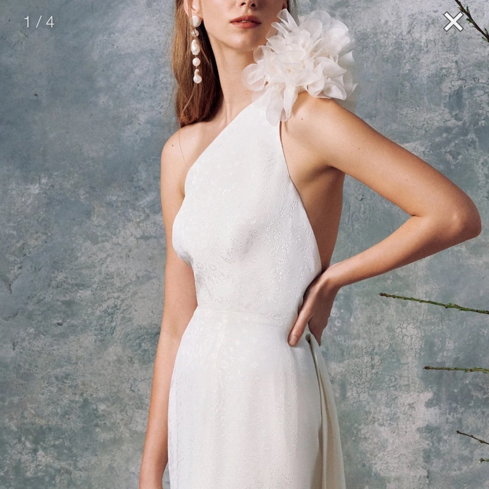 Markarian Juno white floral Brocade gown! Great condition!